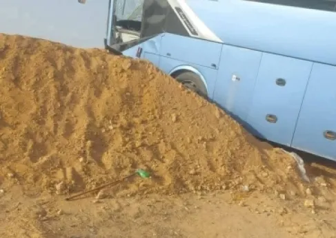تفاصيل حادث سير لباص معتمرين أردنيين في السعودية - صور