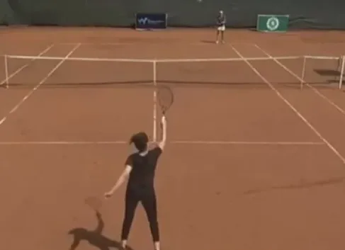 أسوأ لاعبة تنس في التاريخ.. مشاركة مصرية مثيرة للجدل في نيروبي