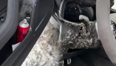 عبوة مياه غازية منسية داخل سيارة في ليلة صقيع تتسبب في كارثة - فيديو