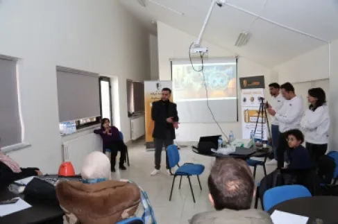 Dean of Student Affairs at Al-Zaytoonah University of Jordan Hosts a Workshop on Freelancing and E-commerce