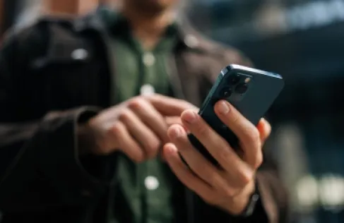 مسؤول نووي ياباني يفقد هاتفه في الصين