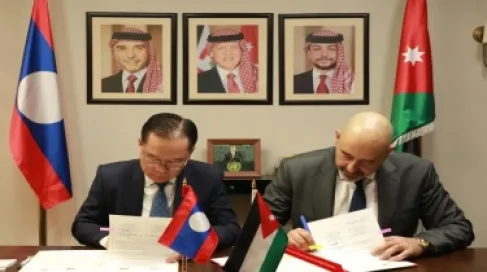الأردن وجمهورية لاو الديمقراطية يوقعان بيانا لإقامة علاقات دبلوماسية