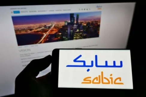 سابك السعودية تبيع أعمالها في أوروبا والأميركتين