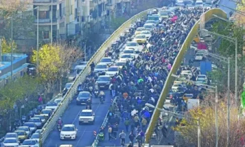 تلفزيون إيران يعلّق على الاحتجاجات: عملاء لأميركا وإسرائيل أشعلوا الحرائق