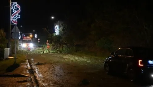 380 ألف منزل في فرنسا بدون كهرباء بسبب عاصفة