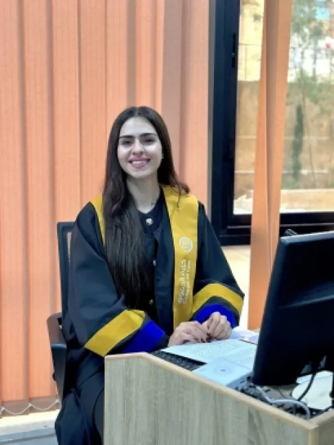 الاستاذة المحامية (اريام غسان سعيد) تحصل على درجة الماجستير بتقدير امتياز .. مبارك