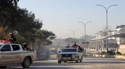 وزير الإعلام السوري: قسد تتخذ المدنيين في حلب دروعاً بشرية