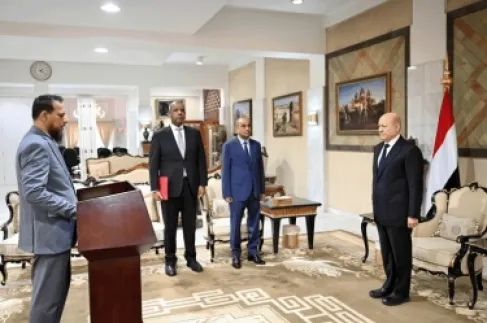 محافظ عدن الجديد يؤدي اليمين الدستورية