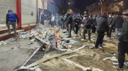 الحرس الثوري الإيراني يهدد بقمع الاحتجاجات