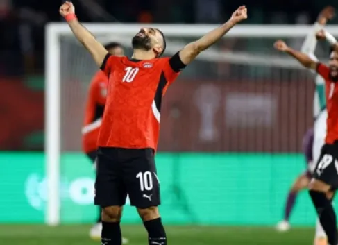 محمد صلاح ساخراً: منذ تصريح (العميد) أصبحنا 3/4