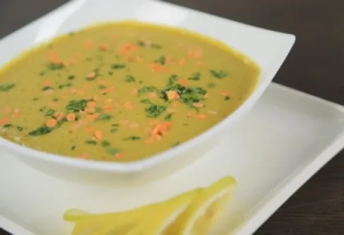 شوربة العدس.. دفء الشتاء مع فوائد غذائية لا تُقدّر بثمن