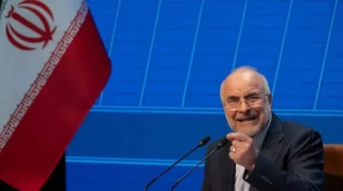 إيران تهدد باستهداف إسرائيل والقواعد العسكرية الأمريكية