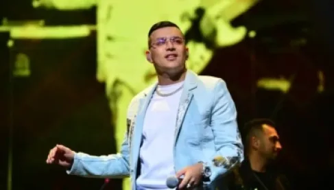 كابوس يصبح حقيقة.. مصرع فنان كولومبي في حادث طائرة مروع حلم بتفاصيله 3 مرات