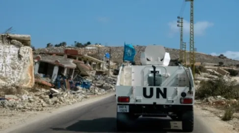 يونيفيل : دبابة إسرائيلية أطلقت النار قرب جنود تابعين لها