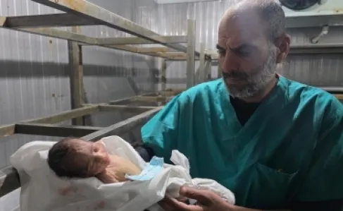 وفاة طفلين بسبب البرد في غزة