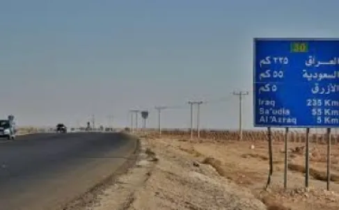 إغلاق طريق العمري باتجاه الحدود بسبب الغبار وانعدام الرؤية