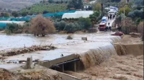 إغلاق شارع في جرش بسبب ارتفاع منسوب مياه سيل الزرقاء