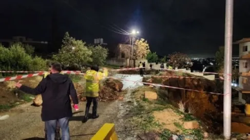 Jerash Municipality temporarily closes the road between Nabi Hood and Jabal Al-Atamat