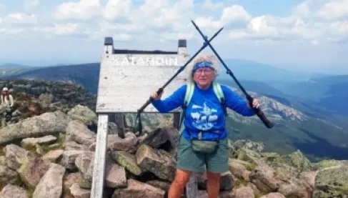 امرأة في الـ80 تحطم رقماً قياسياً في تسلق درب الأبالاش