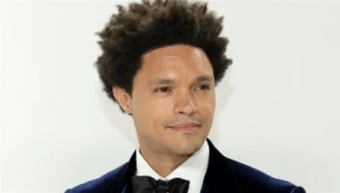 رسمياً.. تريفور نواه يُقدم حفل غرامي 2026 للمرة السادسة والأخيرة