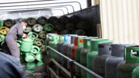 مصفاة البترول: تعبئة أكثر من 780 ألف أسطوانة غاز خلال المنخفض الأخير