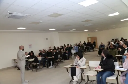 كلية التمريض في جامعة الزيتونة الأردنية تنظّم لقاء الخريجين والجهات الموظِّفة