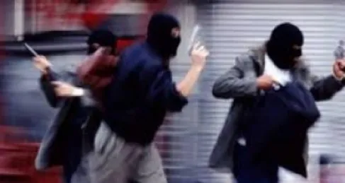 سطو بنك المفرق.. ما التهم التي ستوجه للمتهمين، وكم سيسجنون؟