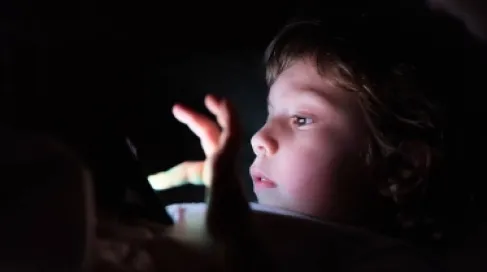 نصائح لتقليل وقت استخدام الأطفال للشاشات