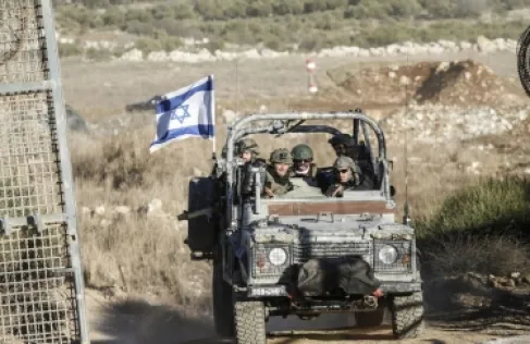 Channel 7: Israeli soldiers steal a flock of goats from Syrian territory