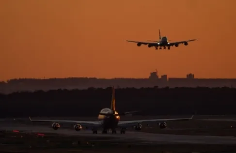 وكالة سلامة الطيران الأوروبية توصي بتجنب المجال الجوي الإيراني