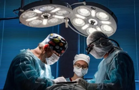 الأطباء الروس يستأصلون ورما يزن أكثر من 60 كلغ من بطن رجل!