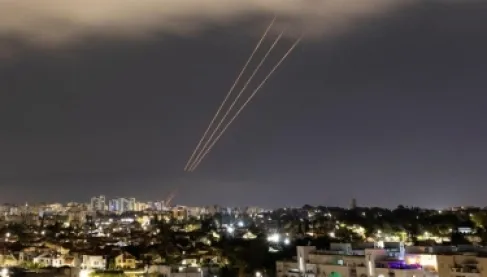 Israel Unprepared... Netanyahu Asks Trump to Delay Striking Iran