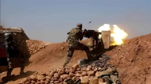 قوات الجيش السوري تدخل مدينة المنصورة وتسيطر على معسكر الهجانة قرب مدينة الطبقة