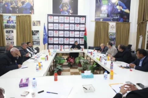 اندية المحترفين تطلب لقاء رئيس الوزراء