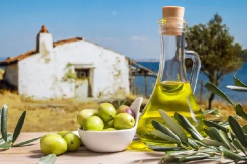 Military Consumerism: 28 Containers of Tunisian Olive Oil to Arrive Before Ramadan