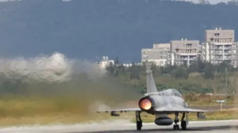 نيويورك تايمز : ضغوط المنطقة الرمادية قد تقود إلى حرب شاملة بين الصين وتايوان