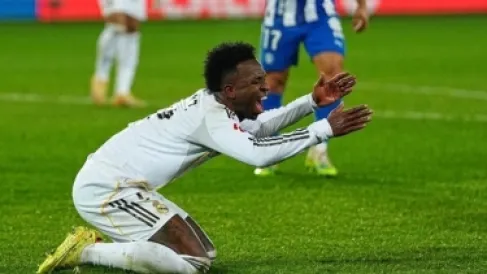 فينيسيوس بالدموع: ريال مدريد لا يحترمني.. وسأخلع قميصه