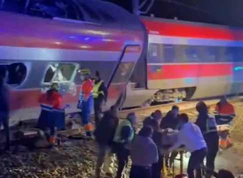 24 قتيلا وعشرات الجرحى في تصادم قطارين بجنوب إسبانيا