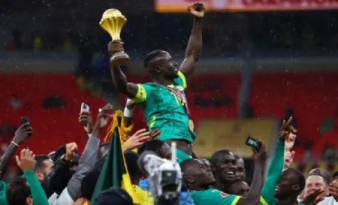 ماني يفاجئ جمهوره بقرار الوداع