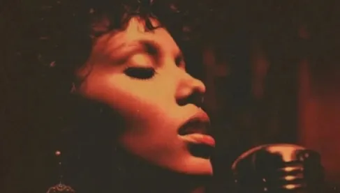 نجمة غامضة تربعت على عرش سبوتيفاي وحصدت ملايين المشاهدات.. من هي؟