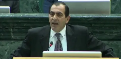 عميش يقاضي النائب القباعي