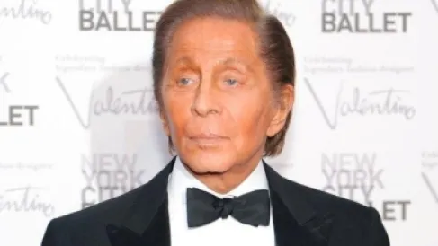 وفاة مصمم الأزياء الإيطالي فالنتينو عن 93 عاماً