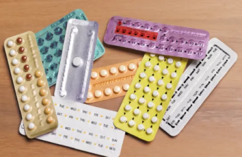 اكتشاف مفاجئ.. موانع الحمل الفموية قد تغيّر استجابة الدماغ لفترات طويلة
