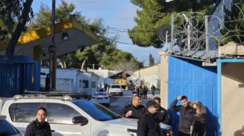 الاحتلال يهدم منشآت داخل مقر 