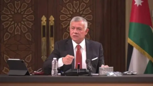 الملك يلتقي وجهاء وممثلين عن محافظة إربد في مدينة الحسن للشباب