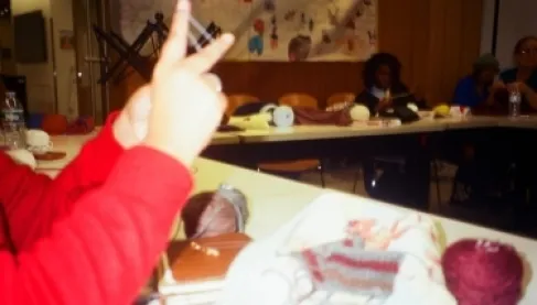 إرهاق الذكاء الاصطناعي يحيي المهن المنسية.. عودة قوية للحرف اليدوية والأنشطة التقليدية