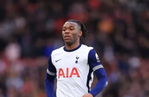 هجوم ليلي وسرقة وتكسير زجاج سيارة فاخرة لمدافع توتنهام - صورة