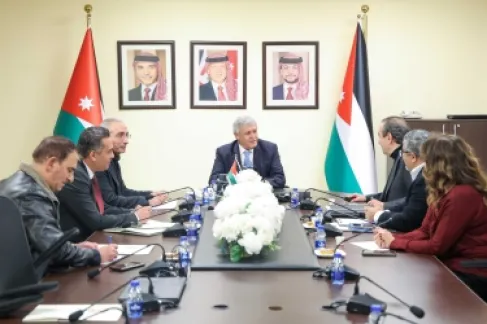 وزير النقل يبحث مع نقابة المهندسين تعزيز الشراكة في تنفيذ مشاريع النقل المختلفة