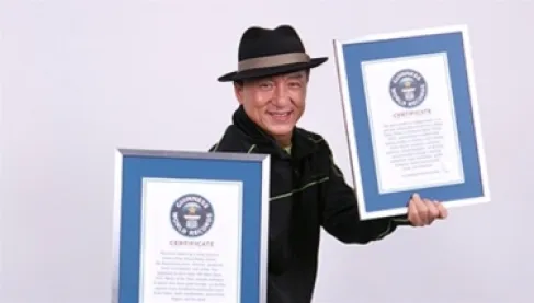 توم كروز وجاكي شان في الصدارة.. نجوم حطموا أرقاماً قياسية في ساحات التصوير