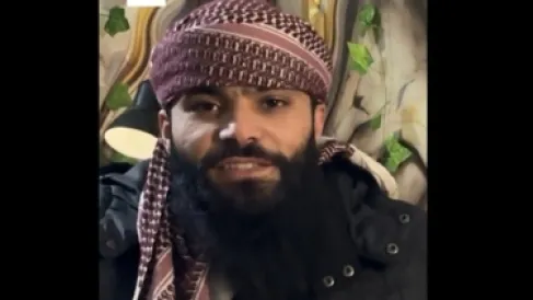 كواليس فيديو (أمي رزلت الدنيا ).. ناشط الرقة يطل بوجهه